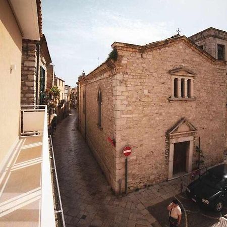 Le Dimore Degli Artisti Vico Mercatello 韦诺萨 外观 照片