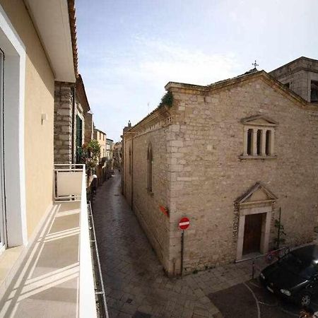 Le Dimore Degli Artisti Vico Mercatello 韦诺萨 外观 照片